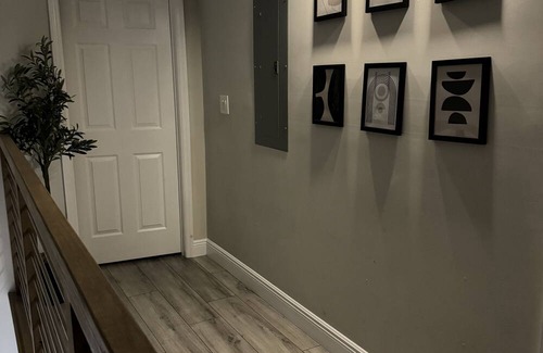 Oakland Park House | Charming 3-bedroom house in delightful Oakland Park with WiFi, AC