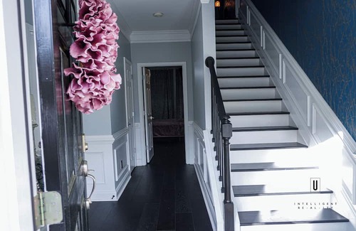 Sandy Springs House | Beautiful High Quality 3-bedroom Townhome in Sandy Springs Gated Community.