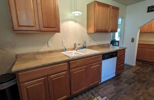 Coeur d'Alene House | Historic 1902 Downtown Pied-à-Terre