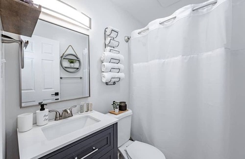 Stonehouse House | Quiet Comfort: Serene Toano Hideaway