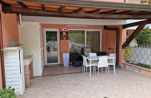 Fiumaretta Apartment | Cozy vacation home a stone's throw from the sea...