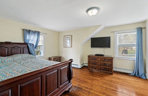 Central Waterford House | Charming 3-bedroom house with fitness room, WiFi in enjoyable Waterford