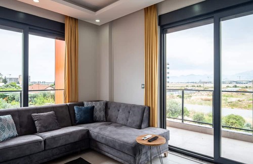Aksu Apartment | Modern Residence with Shared Pool in Antalya Aksu