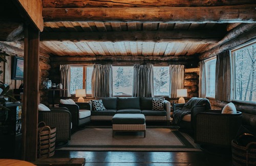 Trapper Creek Cabin | Entire Property Historic Chulitna River Lodge