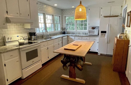 White Stone House | Best View on the Northern Neck, Tons of Privacy and a Sandy Beach!