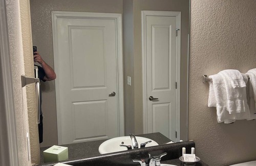 Buechel Apartment | Louisville 1 bedroom fully furnished apartment!