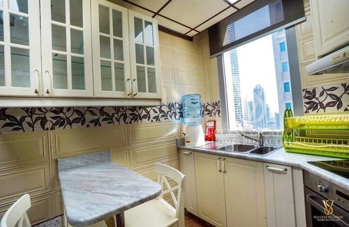 Jumeirah Apartment | Everyday free housekeeping provided, marina view