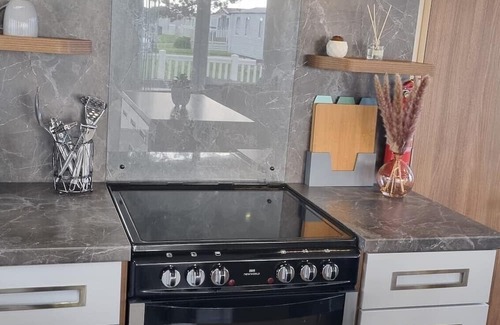 New Forest District Cabin | Stunning Seaside Lodge Nr New Forest 2 bed