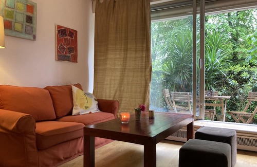Neuilly-sur-Seine Apartment | Apartment 'Studio De Standing Neuilly En L'île' with Private Terrace and Wi-Fi