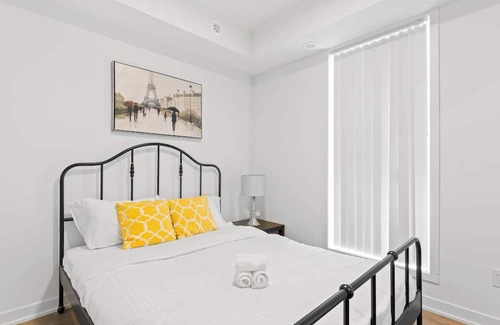 Brookhaven - Amesbury House | Toronto Luxe - 3BR, 3WR Modern and Cozy House