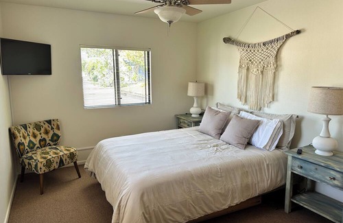 Lower State Condo | Stylish condo 5 minute walk to Funk Zone, Beach and Down Town Santa Barbara!