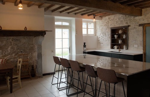 Lys House | Maison de Ferme aux Pieds des Pyrénées, Près des Sentiers, des Forêt.