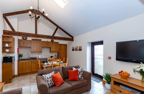 Loxton House | Pass the Keys | Somerset Two Bedroom South Hill Cottage