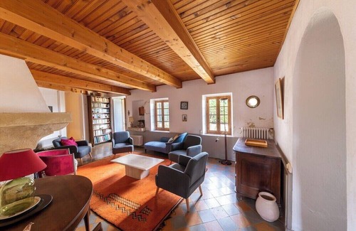 Sauveterre House | Charming Provençal Villa with Swimming Pool in the Heart of Sauveterre