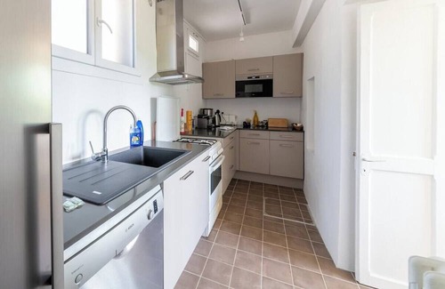 Sauveterre House | Charming Provençal Villa with Swimming Pool in the Heart of Sauveterre