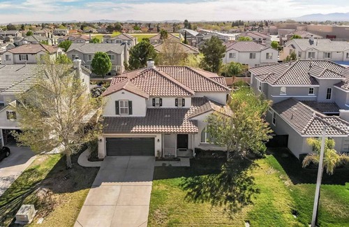 Palmdale House | Fenced Backyard For Dogs｜Spacious 4B｜Perfect For Family Vacation #41381