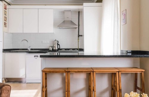 Bakırkoy Apartment | Cozy Flat 10 min to Aqua Florya Mall in Bakirkoy