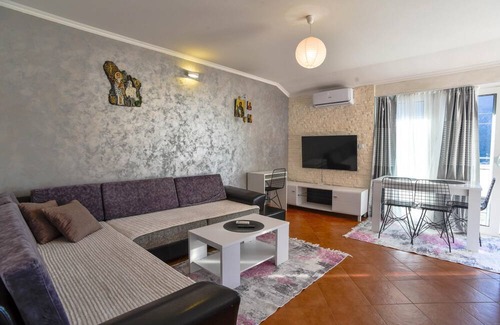 Dobrota Apartment | Sea and Nature View Flat w Balcony in Kotor