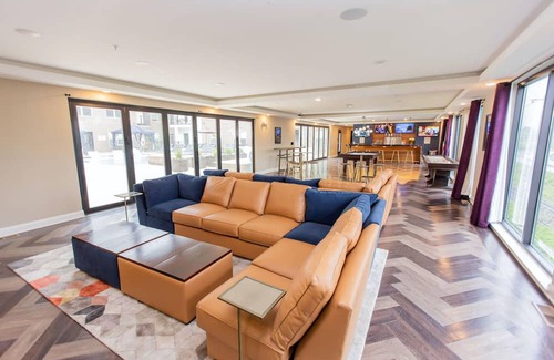 DeBaliviere Place Apartment | St. Louis | Central 2BD/2BA Forest Park Apartment