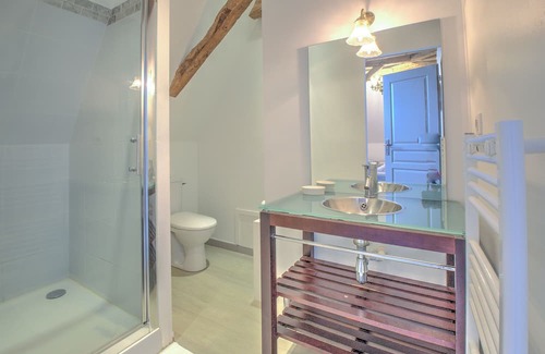 Neuvic Cottage | Cottage 'Moulin De Villeverneix' with Private Garden, Wi-Fi and Air Conditioning