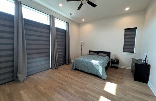 Shady Acres House | Entire House in the Heights: 3 beds/3.5 baths. Free street parking Near downtown