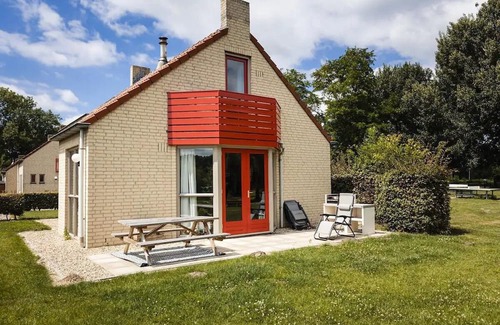 Hernen House | Vakantiewoning tot 6 Personen, Kindvriendelijk, Naast Speeltuin en aan Zwemplas