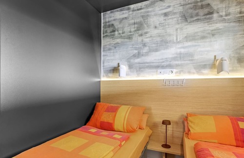 Le Dramont RV Rental | Mobile home Taos, beautiful sea view, large terrace and shared pool