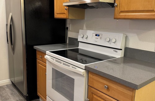 Hacienda Heights House | 3 minutes to grocery and restaurants! Convenient family friendly townhouse