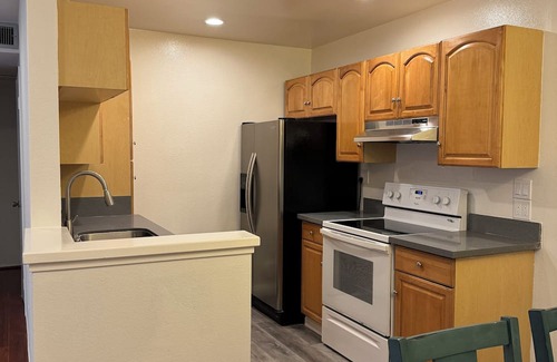 Hacienda Heights House | 3 minutes to grocery and restaurants! Convenient family friendly townhouse
