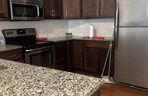 Saratoga Springs Apartment | Modern, Pet Friendly Apartment For Labor Day weekend, 5 Minutes to Track & Town