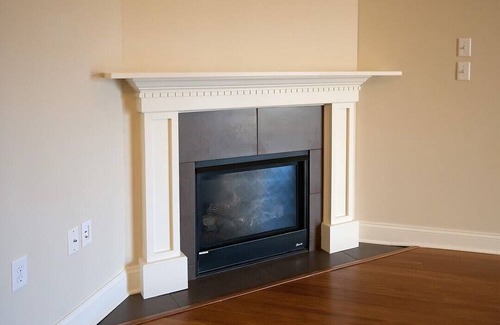 Saratoga Springs Apartment | Modern, Pet Friendly Apartment For Labor Day weekend, 5 Minutes to Track & Town