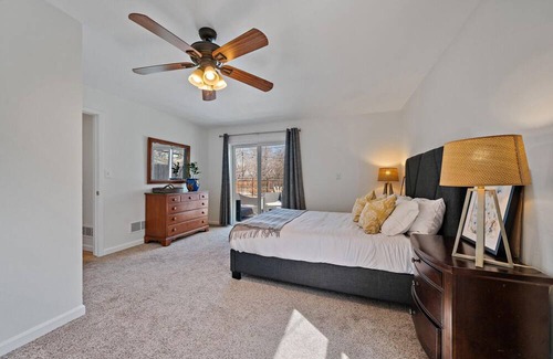 University Hills House | Home away from home in South Denver! 5 minutes from Highline Trail and Parks!
