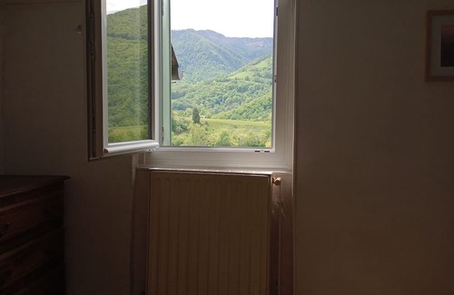 Saint-Pe-de-Bigorre House | Maison de Village Avec vue sur la Montagne