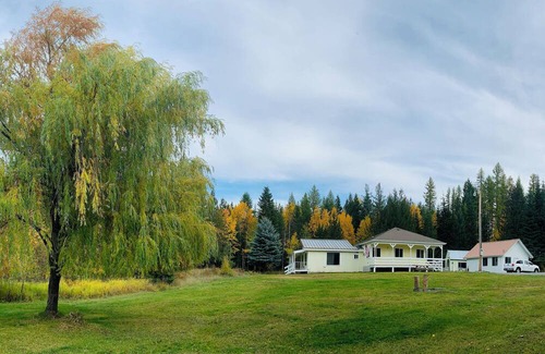 Priest River House | Secluded Waterfront Cabin on Pend Oreille with Private Cove