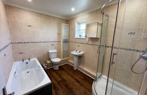 Newport House | Amazing sea views. Fully refurbished. Sleeps 6. Dog friendly.