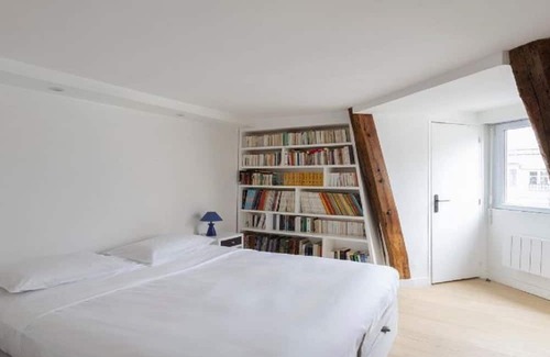 Vivienne Apartment | Jardin des Tuileries -luxury living in the Paris 1st arrondissement