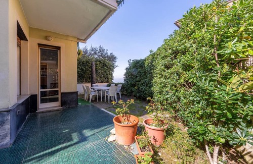 Camogli Apartment | Family Home with Garden and condo Pool