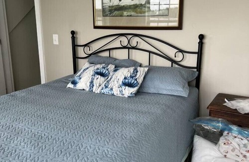 Vinalhaven House | The Pond House on Carver's Pond
