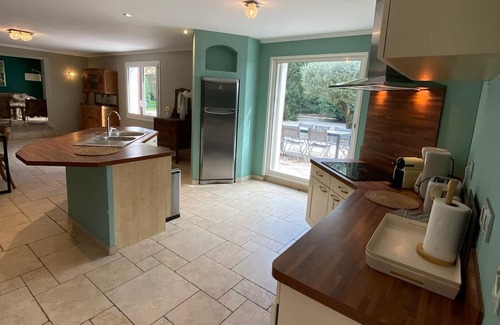 Redessan House | Le Clos des Grenadiers-House-Family-Ensuite with Bath-Garden view