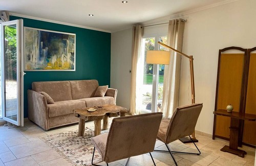 Redessan House | Le Clos des Grenadiers-House-Family-Ensuite with Bath-Garden view
