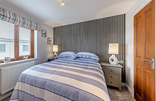 Morfa Bychan House | Mussel Shells Lodge - Three Bedroom House, Sleeps 6