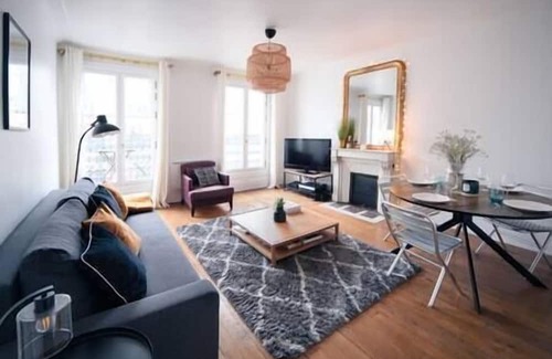 Notre-Dame-des-Champs Apartment | Charming Apartment with Balcony-6th-Mobility Lease