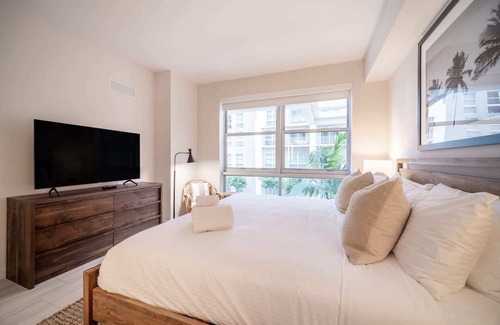 Glenvar Heights Apartment | #212 - Tucker Dadeland