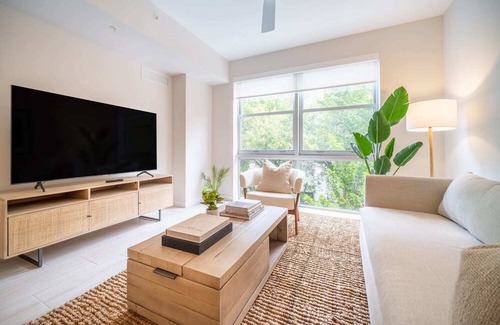Glenvar Heights Apartment | #215 - Tucker Dadeland