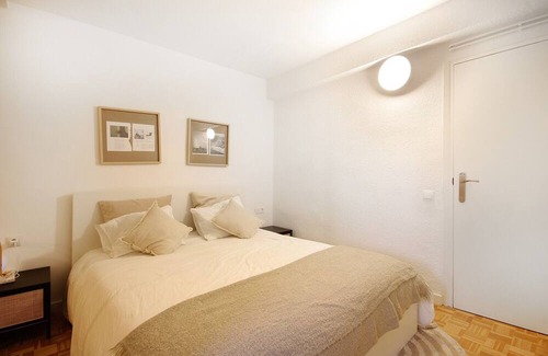 La Guineueta Apartment | Apartment with three bedrooms in Nou Barris by Alterhome