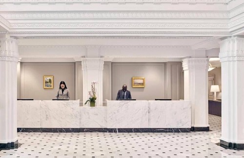 Downtown Washington D.C. Apartment | Standard Queen Near One Franklin Square WDC
