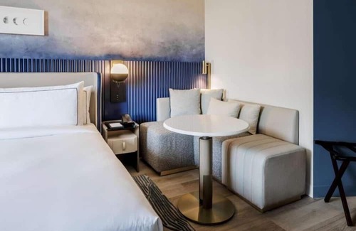 Near Northeast Apartment | King Room Near Le Clou French Restaurant WDC