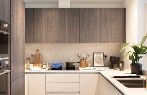 Tachbrook Apartment | 2 Bed serviced apartment w/pool and gym