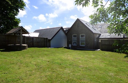 Kilgetty Cottage | The Old School Hall, Holiday Cottage Loveston, Sleeps 7, 4 bedrooms, bathrooms