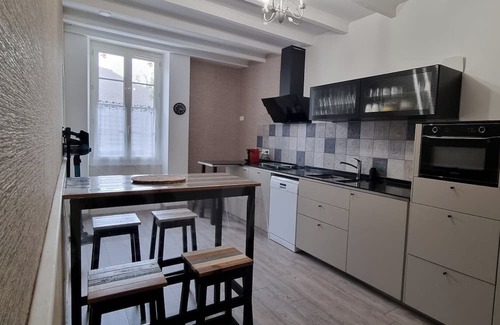 Gauriaguet House | Holiday Home 'Gîte Le Bijou' with Shared Pool, Wi-Fi and Air Conditioning